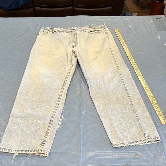 Men’s vintage Levi 550 relaxed fit size 42 x 30